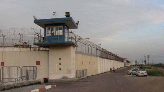 وفاة أسير فلسطيني بسجون الاحتلال يرفع العدد إلى 74 منذ بدء الإبادة 
