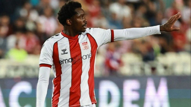Menig, Sivasspor formasıyla çıktığı 28 maçta 6 gol atıp 1 asist kaydetti.