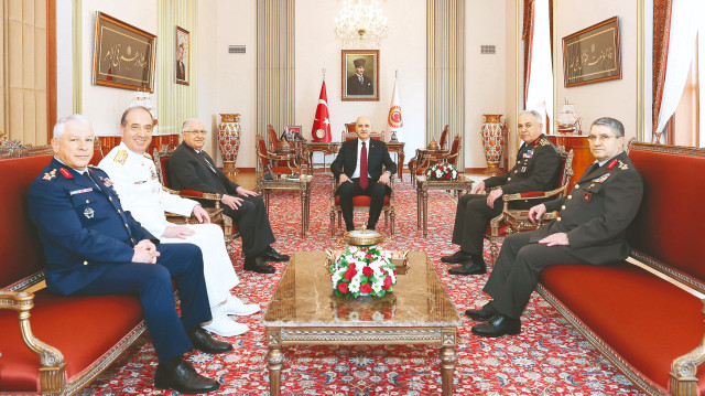 TBMM Başkanı Numan, Milli Savunma Bakanı Yaşar Güler ve komuta kademesiyle bir araya geldi.
