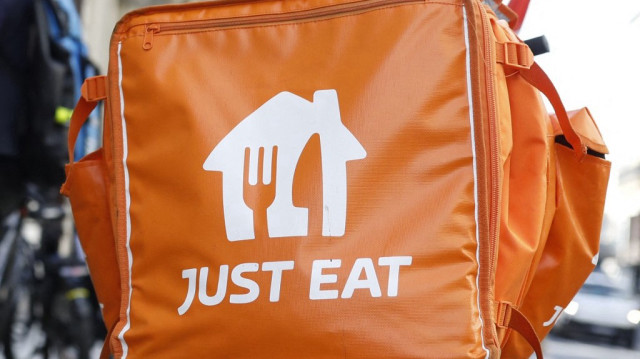 La plateforme Lieferando, filiale allemande du groupe Just Eat Takeaway, prévoit de confier une partie de ses livraisons à des sous-traitants en raison de la concurrence accrue et des exigences clients.
