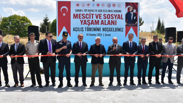 Çorum L Tipi Kapalı Ceza İnfaz Kurumu girişine ziyaretçiler için inşa edilen mescit ve sosyal yaşam alanına, şehit infaz koruma memuru Cengiz Yiğit'in adı verildi. Ceza infaz kurumuna yakınlarını görmek için gelen ziyaretçilerin ibadetlerini yerine getirebilmesi ve dinlenebilmesi amacıyla hayırseverlerin katkılarıyla yapılan Şehit İnfaz Koruma Memuru Cengiz Yiğit Mescidi ve Sosyal Yaşam Alanı, törenle hizmete açıldı. Daha sonra Çorum Cumhuriyet Başsavcısı Ahmet Bektaş, Vali Ali Çalgan, Belediye Başkanı Halil İbrahim Aşgın, Hitit Üniversitesi Rektörü Prof. Dr. Ali Öztürk, İl Jandarma Komutanı Naim Çetinkaya ile İl Emniyet Müdür Vekili Mete Bayrak, mescit ile alanın açılış kurdelesini kesti.