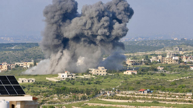 İsrail ordusunun Lübnan'ın Kabriha beldesine hava saldırısı düzenledi
