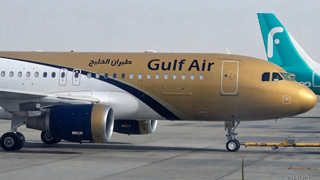 Malgré l'accident d'un 787 en Inde, la compagnie bahreïnie renouvelle sa confiance dans l'avion long-courrier de Boeing.
