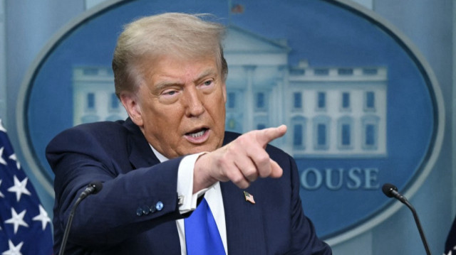 Le président américain Donald Trump répond aux questions lors d'une conférence de presse dans la salle de briefing Brady de la Maison Blanche, le 27 juin 2025, à Washington, DC.