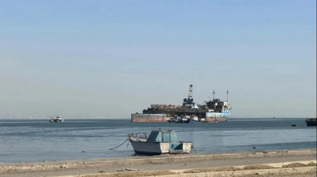 مصر: مصرع 4 أشخاص وإنقاذ 22 إثر غرق حفار بترول بخليج السويس