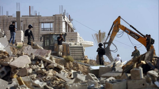 الضفة.. الاحتلال الإسرائيلي يهدم منزلا غرب رام الله
