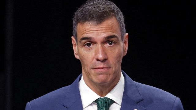 Le Premier ministre espagnol Pedro Sanchez participe à la table ronde "Revitaliser la coopération internationale au développement" organisée dans le cadre de la 4ème Conférence internationale des Nations Unies sur le financement et le développement à Séville, le 1er juillet 2025.