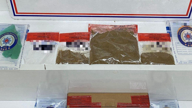 Operasyonda T.A., S.B., A.K., P.B., S.A., F.A., G.A., F.T., Z.A., M.A. ve T.Ş. isimli 11 şüpheli yakalandı.