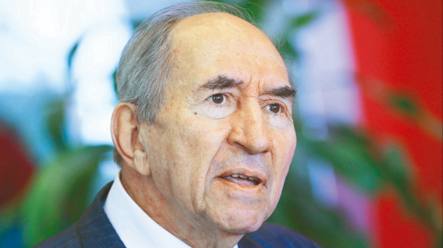 Altan Öymen.