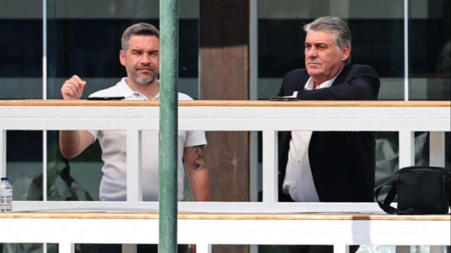 Serdal Adalı takımı markaja aldı.