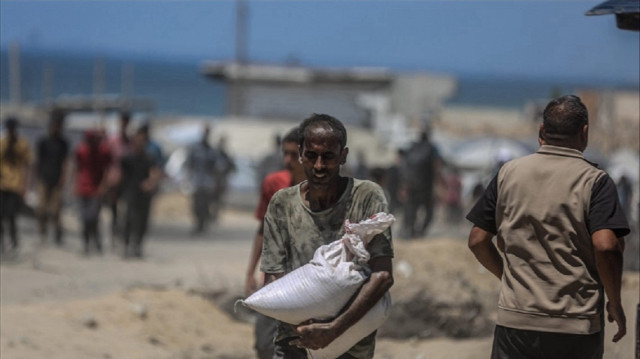 بينما تقتل الفلسطينيين جوعا.. الاحتلال يرسل مساعدات للدروز بالسويداء