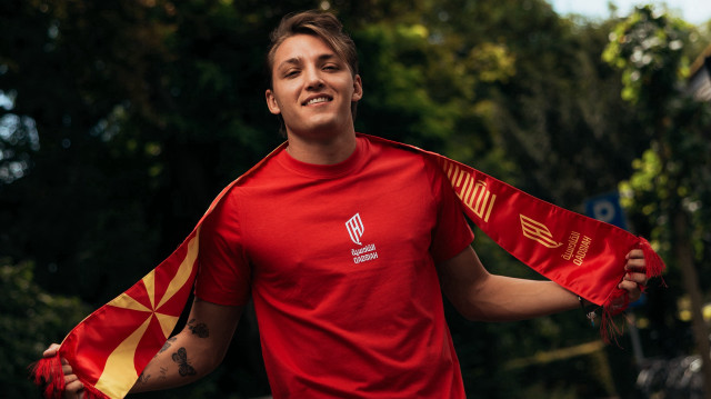 Le footballeur italo-argentin Mateo Retegui avec ses nouvelles couleurs du club saoudien Al-Qadsiah, le 22 juillet 2025.