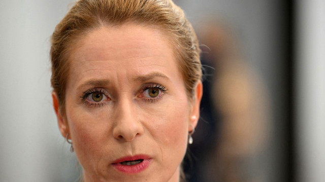 Kaja Kallas, haute représentante de l'Union européenne pour les affaires étrangères et la politique de sécurité et vice-présidente de la Commission européenne, s'adresse aux journalistes avant la réunion ministérielle UE-Voisinage sud à Bruxelles, le 14 juillet 2025.