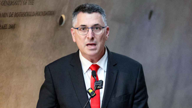 كييف.. ساعر يبحث "التهديد" الإيراني ويدين ضربات روسية لأوكرانيا