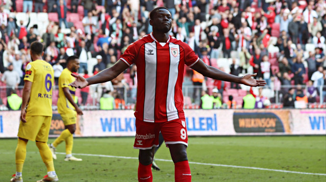 Samsunspor Mouandilmadji'nin sözleşmesini uzattı