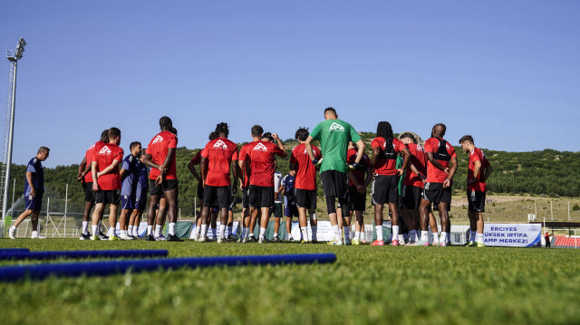 Trendyol Süper Lig ekiplerinden Gaziantep FK, sezon öncesi ikinci etap kamp çalışmasına Kayseri Yüksek İrtifa Kamp Merkezi'nde devam etti.