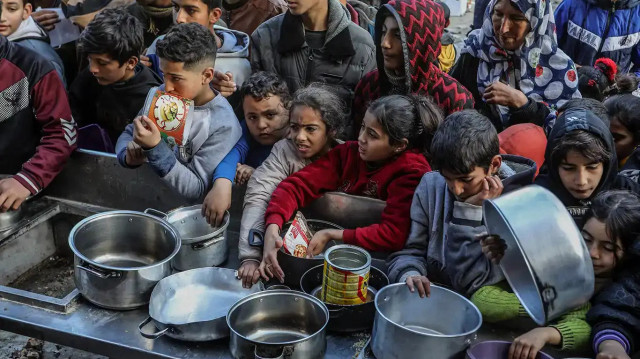 حكومة غزة: المجاعة لم تنكسر إنما تتفاقم ونحتاج 500 ألف كيس طحين أسبوعيا