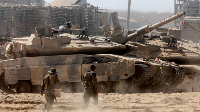 Les troupes israéliennes se déploient près de la barrière frontalière entre Israël et la bande de Gaza le 10 juillet 2025, alors que la guerre avec le mouvement militant palestinien Hamas se poursuit.
