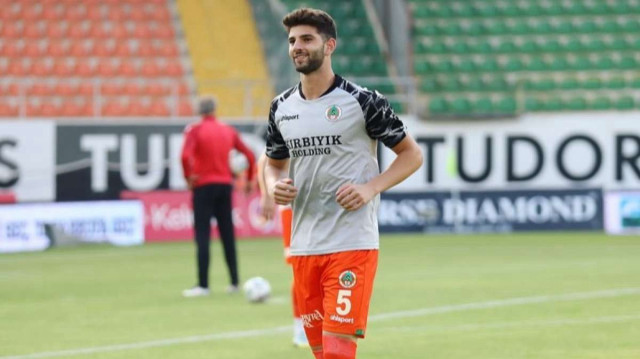 Alanyaspor'da Ümit Akdağ imzayı attı