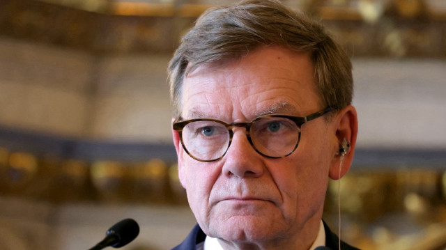 Le ministre allemand des Affaires étrangères, Johann Wadephul, réagit lors d'une conférence de presse conjointe après une réunion entre les ministres français et allemand des Affaires étrangères au Quai d'Orsay, le ministère français de l'Europe et des Affaires étrangères, à Paris, le 18 juillet 2025.