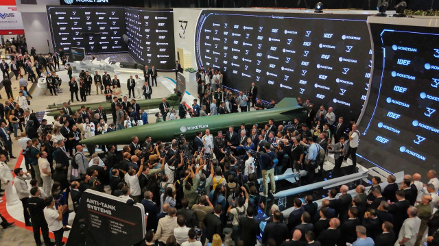 Le fabricant turc de missiles Roketsan conclut des partenariats majeurs à l’IDEF 2025, notamment avec l’Azerbaïdjan, Aselsan, MKE et Teknopark Istanbul, pour renforcer ses capacités technologiques et son autonomie stratégique.