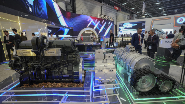 Турецкая компания Assan Group представила гибридную силовую установку для военной техники | Фото: AA