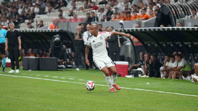 Joao Mario yeni sezona golle başladı