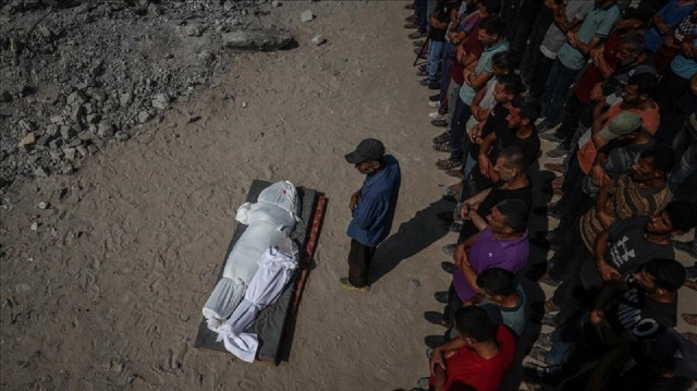 الاحتلال الإسرائيلي يقتل 5 فلسطينيين بينهم طفلة بقصفه مدرسة بمدينة غزة