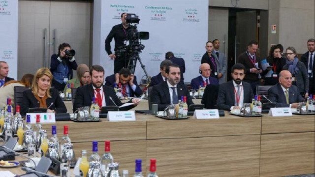 مسؤول إسرائيلي يدعي أن ديرمر التقى وزير خارجية سوريا في باريس