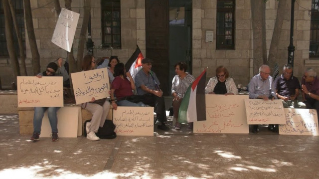 رام الله.. ناشطون فلسطينيون يعلنون إضرابا مفتوحا عن الطعام لأجل غزة