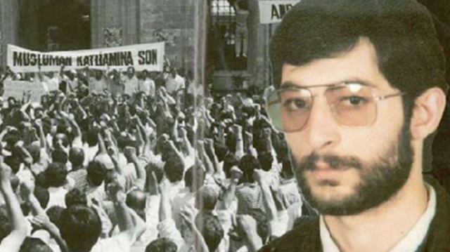 Gönüllü olarak 1992 yılında Bosna Hersek’e giderek şehit düşen Selami Yurdan’ın ağabeyi Recai Yurdan, kardeşinin bu onurlu yolculuğunu ve şehadetini, o dönemin zorluklarını ve ailelerinin bu konudaki duruşunu anlattı.
