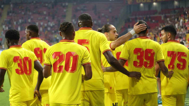Göztepeli futbolcuların gol sevinci