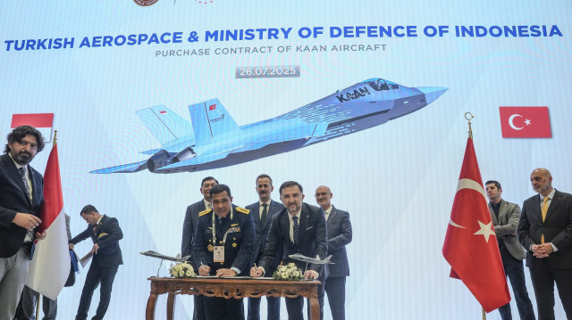 Le 17e Salon international de l'industrie de la défense (IDEF 2025), dont l'Agence Anadolu (AA) est le "partenaire de communication mondial", est organisé sous l'égide du ministère de la Défense nationale, avec le soutien de la présidence de l'industrie de la défense de la présidence de la République, sous la direction et la responsabilité de la Fondation pour le renforcement des forces armées turques (TSKGV) et sous l'égide de KFA Fuarcılık A.Ş., au Centre des expositions d'Istanbul (İFM). 