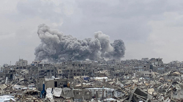 الاحتلال الإسرائيلي يقتل 22 فلسطينيا باستهداف نازحين ومنتظري مساعدات بغزة