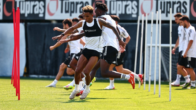 Gedson Fernandes de çalışmalarda yer aldı. 