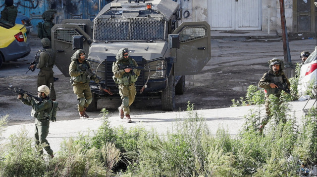 إصابات واعتقالات بين الفلسطينيين باقتحام جيش الاحتلال الإسرائيلي مناطق بالضفة