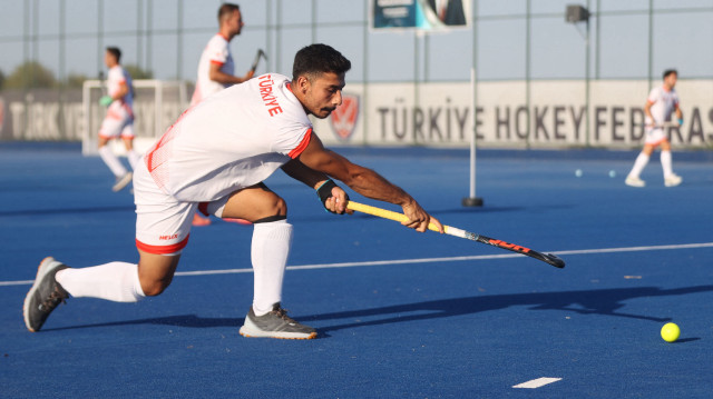 Milliler idmanlarda sıkı çalışıyor. 