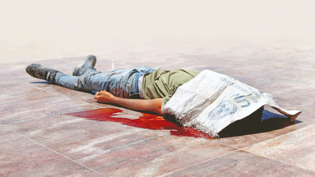 Terör devleti, dün Gazze’deki çeşitli bölgelere düzenlediği saldırılarda, 32’si insani yardım sırası bekleyen olmak üzere toplam 53 Filistinliyi şehit etti. Son 24 saatte srail saldırılarında 88 kişi hayatını kaybetti, 374 kişi yaralandı.