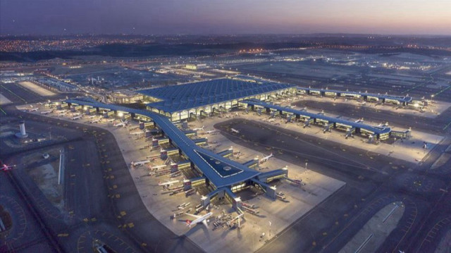 Les plateformes aéroportuaires d’Istanbul et d’Antalya ont atteint des niveaux inédits de fréquentation fin juillet, selon le ministère des Transports.