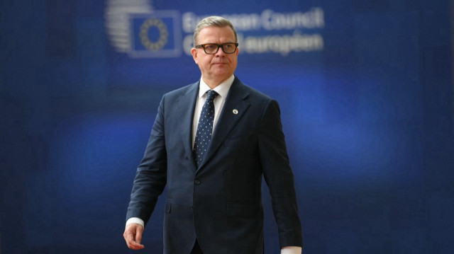 Le Premier ministre finlandais Petteri Orpo arrive pour assister au Conseil européen à Bruxelles, le 26 juin 2025.