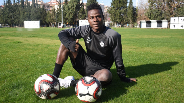 Nijeryalı Alhassan, 1'inci Lig'de 13, kupada 3 müsabakada forma giydi.