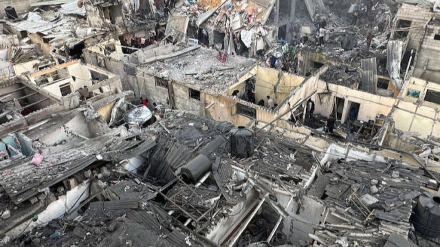 الدفاع المدني بغزة: الاحتلال يمنعنا من إنقاذ أحياء عالقين تحت الأنقاض