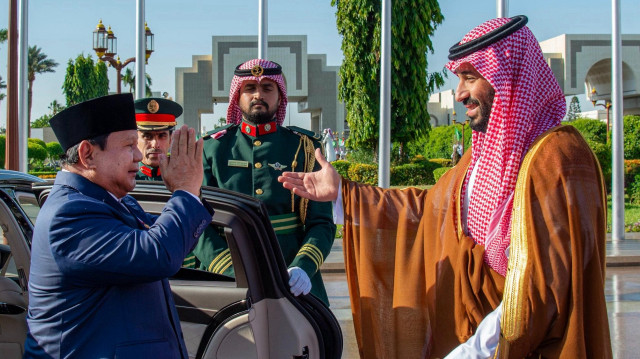 Le prince héritier d'Arabie saoudite Mohammed bin Salman et le président indonésien Prabowo Subianto.