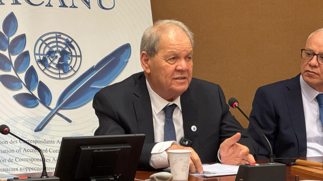 Le président du Conseil national palestinien, Rawhi Fattouh, lors d’une conférence de presse organisée à Genève, en Suisse, par l’Association des correspondants accrédités auprès des Nations unies, le 30 juillet 2025.