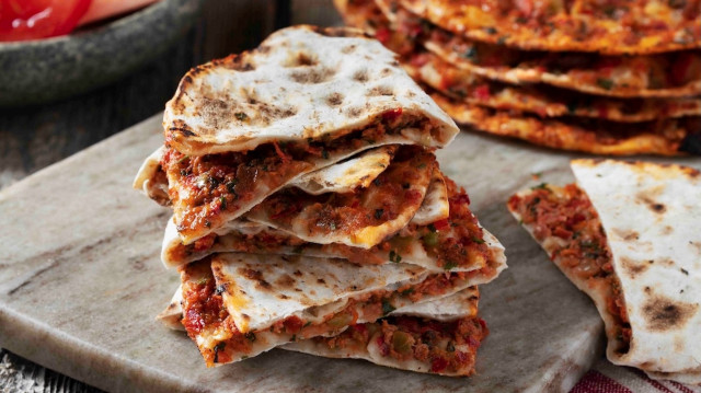 Pek Food Lahmacun