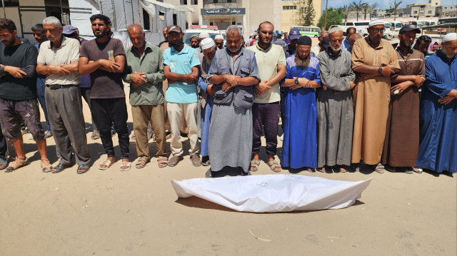 غزة المجوّعة.. الشاب عادل يفارق الحياة بوزن 15 كيلوغراما