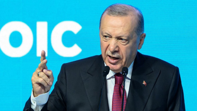 Le président turc Recep Tayyip Erdogan prend la parole lors de la 51e session du Conseil des ministres des Affaires étrangères de l'Organisation de la coopération islamique (OCI) à Istanbul, le 21 juin 2025.