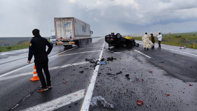 Araçların yoldan kaldırılmasının ardından ulaşım normale döndü.