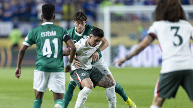 Chelsea, kupada mücadele eden diğer Brezilya ekibi Fluminense ile yarı finalde karşılaşacak.
