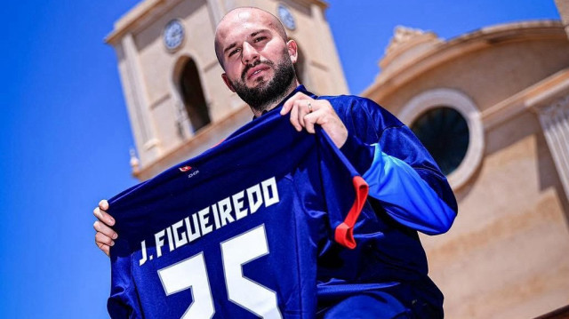 Joao Figueiredo, yeni takımında da 25 numaralı formayı giyecek.